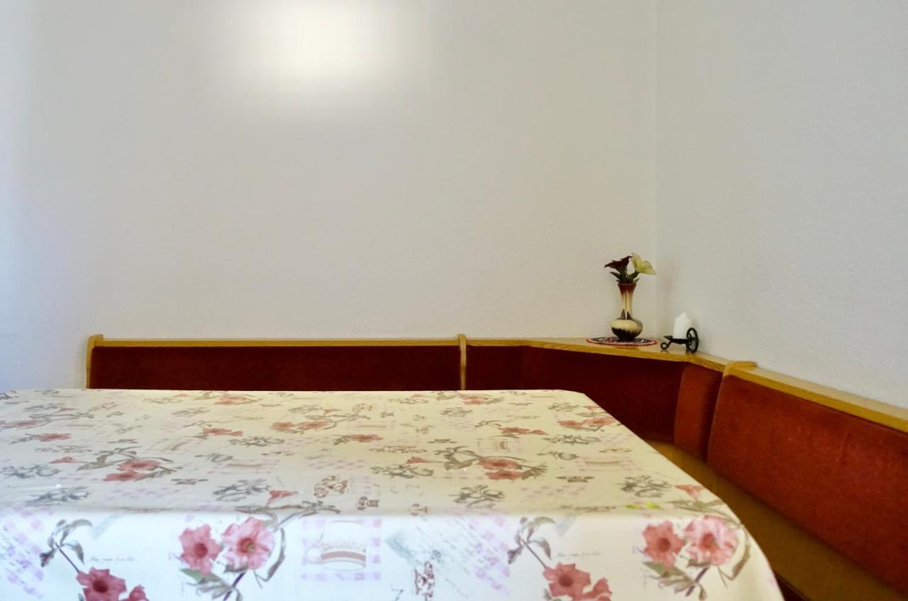 Ciasa Preroman App. Vista Castello Apartman San Martino in Badia Kültér fotó